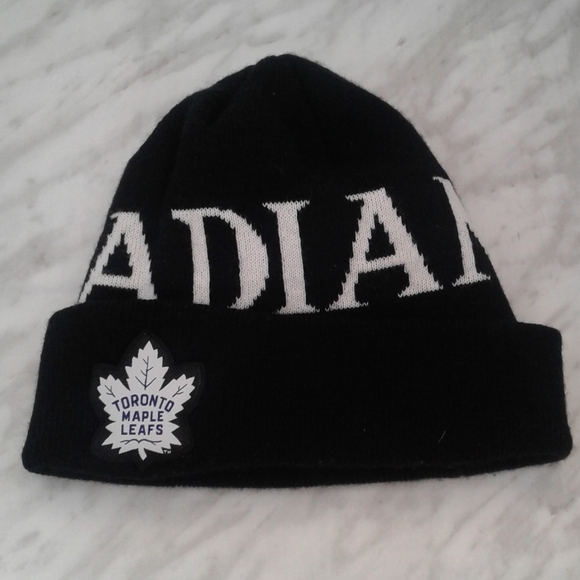 Toronto Maple Leafs Canada Hockey Beanie winter Hat Cap toque one size fits all - Picture 2 of 4